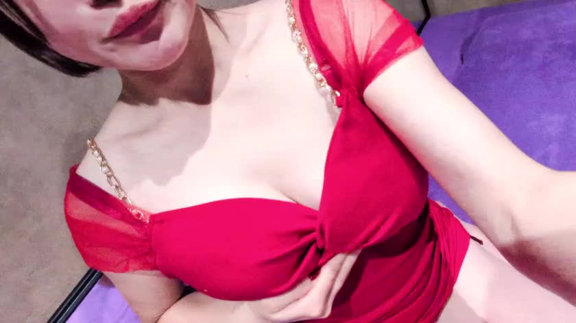 おっぱいモミモミ✨️
みうはよく、形が綺麗と褒められます😆
褒められて伸びるタイプなので、ついついまた筋トレ頑張っちゃう笑

いつでも触りに来てね♥️ 

みう