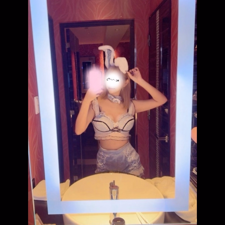 こんばんは🐰

いつも急な出勤なのに呼んでくれてありがとうございます♡♡

今日もよろしくお願いします🐱


今年初は誰が奪ってくれるの〜？🧸🪽


⟡.·*.··············································⟡.·*.

ここな🐰🥥