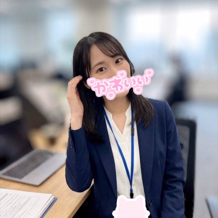 お昼休みだ〜☀️📎

今ちょうどデスクでこれ書いてる笑
さとみの昼顔、見せちゃおっかなって🐾

スーツ着てパソコン打って
ごく普通に働いてるんだけどね😌

この顔が夜になったら
全然違う表情するんだよなあ🌙✨

…会いに来たら、わかるよ🐾

今夜20時から出てるね😊

👇SNSも見てね🐾
https://lit.link/satomi
