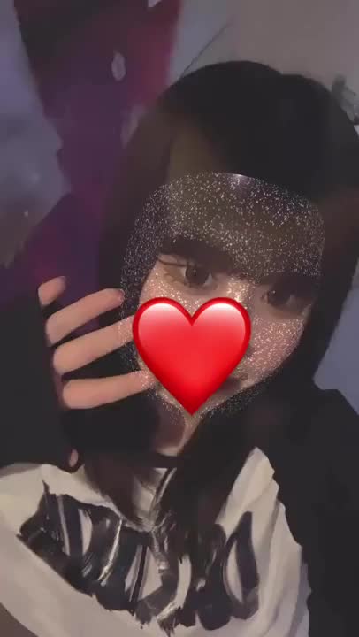 今日も終盤なってきましたね🙂‍↕️

たくさん予約や本指名していただいて嬉しいです🎶✨

そろそろお腹空いてきたなあ💭🤤

お兄さんたちは夜ご飯なに食べるのかな私はお肉食べたい！！🥩

最近下着は結局何色のどーゆーのがいいのかすごく悩んでてやっぱ攻めた色とかの方がいいのかな！？

お兄さんは何色の下着が好き？❤️