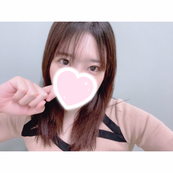 こんばんは🌙*ﾟ


今日も1日おつかれさまです🐰


雨だったので、お部屋でゆっくりしていました〜🏠

お昼寝してみたり、勉強も捗ったり！おうちからは出てないですが、良き休日になりました🙂‍↕️


先日実家のエアコンを買い替えに行ったのですが、種類がありすぎ全然わからず😇
結局親戚に電話して、アドバイスをもらいました(笑)

あとコンセントのプラグ形式も分からなくて、1度実家に帰ったりもしましたね😅

こうやってまた成長をするということにしておきましょう🐥⸒⸒(笑)


さて、来る東京の出勤についてですか、お時間外もお部屋が確保できる限り姫予約のみ対応させていただいております😌

そしたらほぼ毎日夜もいてる事になって✌️みなさまの応援に感謝をしながら今日も眠りにつきたいと思います🐑

それではまた明日( ´･ω ก` )💤☆


ゆんな🌼