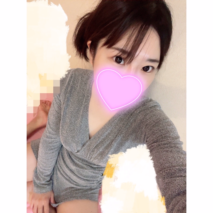 こんにちは！

お仕事おつかれさまです〜🙂‍↕️✨


昨日は気づいたら寝ていたのに！
気づいたら朝で！しかもギリギリで！(笑)

朝日記かけまへんでした😇

とにかく昨日もたのしく過ごさせていただきまして🙂‍↕️✨
連日逢いに来てくださった方もいて嬉しかったです～🫶


そして本日貸切も大変感謝🥹💛長い時間なはずなのに気づけば時が経つのはなにかの魔法ですかね？🪄︎︎
いつもありがとうございます😌


てなわけで、このまま午後からは吉原に向かいますよ～！


雨の中ではありますが、皆様気をつけていらしてくださいね🫡

それでは後半戦もよろしくお願いします～(っ ॑꒳ ॑c)


ゆんな🌼