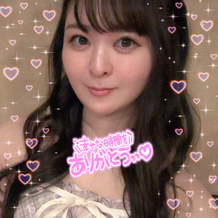 久しぶりにハピネス福岡さんでtiktok撮影してきました。ヘアセット載せときます💖接客したら一撃でヘアメ崩れましたけど🤣今回、二日間だけ急遽出勤したのですが、昨日もほぼ埋まって、初めましてなのに130分もとってくれたお兄さんもいて嬉しかったです🙇‍♀️また会えるの楽しみにしてるね💖今日も飛行機の時間ずらして会いに来てくれた初めましてのお兄さんに本指様✨沢山のお兄さんと二日間色んなことがあって楽しかったです❤️また今月comebackするので福岡で会えてないお兄さんよろしくお願いします‼️この後は、22時以降のラス枠空いてます✨待ってるよ💖