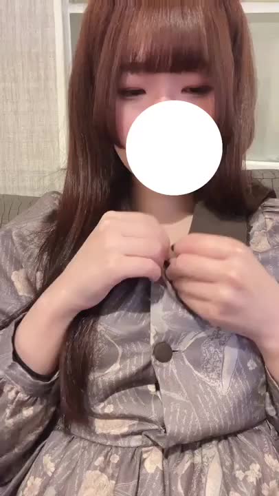 何カップだと思う？
当ててくれたお兄さんには㊙️しちゃう♡