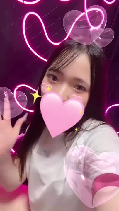お兄さん！
こんばんは🌛
ひなえだよん🌟

今日から連休のお兄さんは
1日目何してたのかなあ😳
ひなはお兄さんと会えなくて寂しいよ🥺💕

この後もお兄さんからのラブコール待ってるね🐰