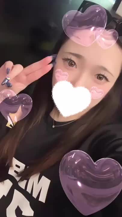 お兄さん！
やほ！
ひなえだよん🐥⸒⸒

松山7日間ありがとうぅ！
優しいお兄さんのおかげで無事成し遂げられました☺️
最初は不安もあったけど
沢山褒めてくれるお兄さんのおかげで頑張れたよー！
ありがとう🥰

ちなみに来月もお邪魔します‼️
日程は近くなったらお知らせする予定ではあるんだけど
ヒメチャンネルのトークから
先に予約することもできます🙆‍♀️

予約してくれたお兄さんは
たくさんためておいてね？🙈💕

また来月のお誘い待ってるよー！