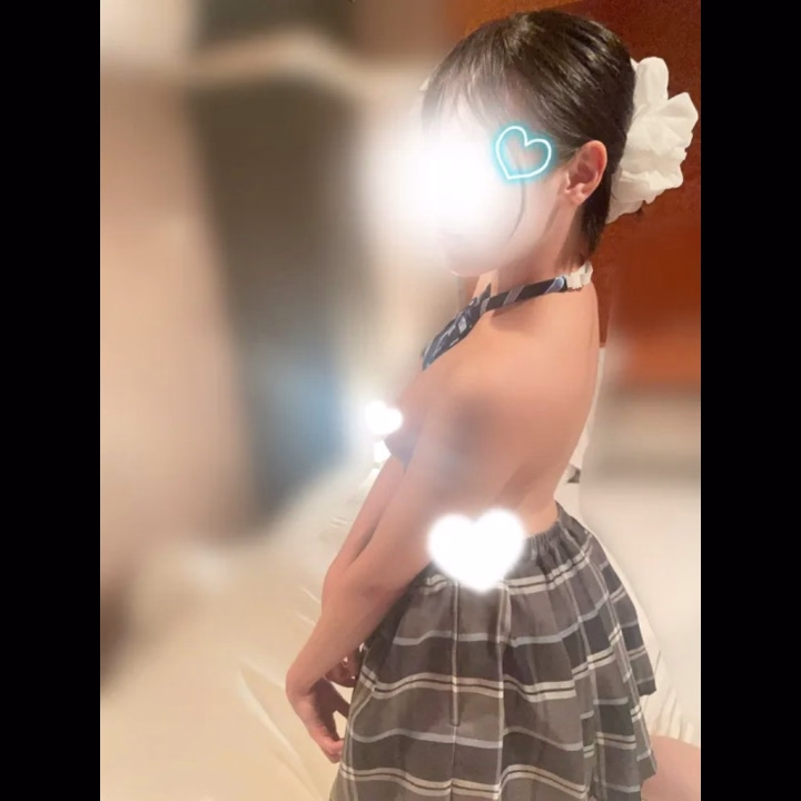 こんにちはりなです( ¯ᵕ¯ )


本日15時から出勤です❣️


14日遊んでくれたお兄さん
3ヶ月ぶりの本指様
ありがとうございました!


前回より長めに遊んでくれて嬉しいです🙏✨️

ですがりなはキスやフ〇ラのopは
やってないのです...😵‍💫
無駄な交渉してるうちにどんどん時間がなくなっていきます。

最後バタバタになっちゃったので
せっかく長めに入って頂いたので次はゆっくり楽しみましょう🥺🙏🍻


りなができる範囲で
これからも頑張りますよ~❣️💪🥺