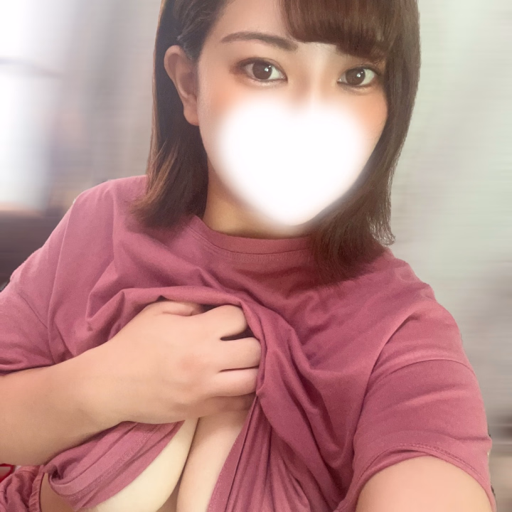 昨日までの期間に会いに来てくださって
ありがとうございました💗

初めて始発で関西の方へ帰宅して
大荷物の中、推し様のブランド買いに✨

整理券配ってる感じだったから
めちゃ怖いよとか緊張するとかなってました笑

次回の出勤日決まってませんが
いずれ出勤する予定です💗

またはっきり決まり次第
報告しますね〜🎶