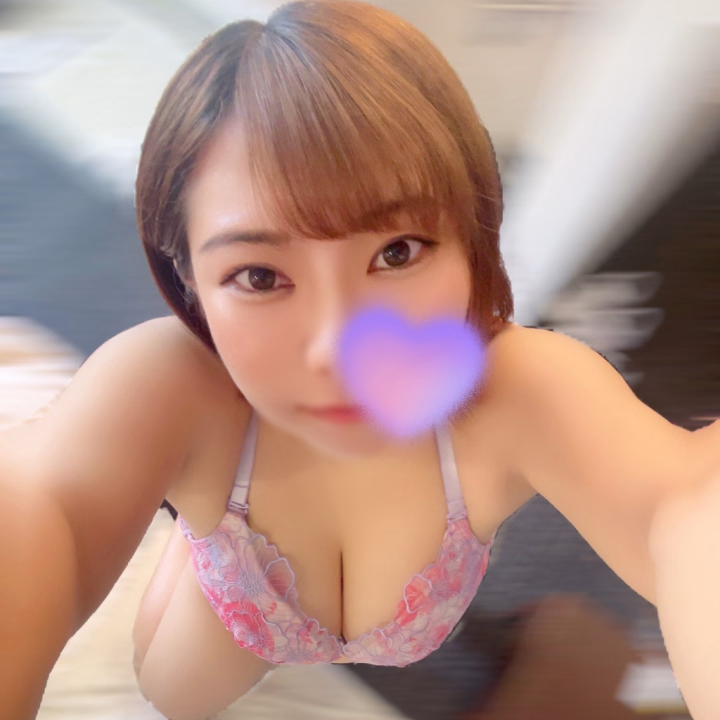 おはようございます☀️お兄さん💕
昨日はぐっすり眠れたかな…?
今日もお兄さんに会えるの
楽しみにしてるね😘
お兄さんに会えるだけで
ゆきはもう幸せな気分になっちゃうよ😍
お兄さん、今日もゆきと一緒に
気持ちよくなろうね💗
10時からお店にいるので
ご予約お待ちしております💓