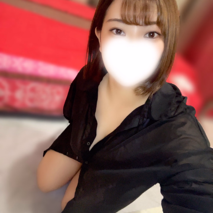 お疲れ様でした〜！⭐️

今日も1日お仕事お疲れ様でした💕

お兄さん、これから夜ご飯かな？🍽️ 

美味しいもの食べて元気つけてね😘

ゆきはお兄さんが頑張ってる姿を
想像するとなんだかドキドキしちゃう💓

お兄さんが食べたご飯の話、
聞かせてほしいなぁ😉💖

夜はまだまだこれから！🌃

お兄さん、ゆきのところに来てくれると嬉しいなぁ💋

今日はどんなプレイで癒してあげようかな？🤔

お兄さんのお越しをお待ちしてますね💕