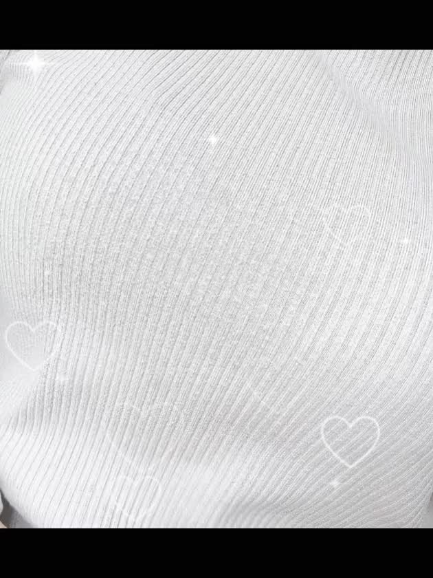 お兄さん、こんにちは！ゆきです❄️

ゆきはお兄さんと一緒にいると
ドキドキしちゃうの💕

いっぱいイチャイチャしたいなぁ😍

ゆきはお兄さんに気持ちよくなってもらうのが大好き💓

お兄さんの感じてる顔を見ると
もっと頑張っちゃう❕⭐️

お兄さん、会いに来てね💗 

ゆきはいつでもお兄さんを待ってるよ😘

一緒に楽しい時間を過ごそうね😘