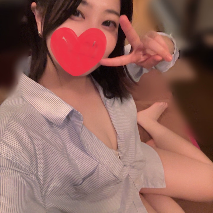 明日の出勤が決まりました💕

10:00~14:00での短い時間になりますが、ぜひ会いに来てください✨

明日そういえば雨って…うん、気にしない♡欲は雨になんて負けないっ💪

なんの欲かは…分かりますよね♡
雨で寒くなる時は、まきのと一緒に温まりましょ‪🥺🫶

•·················•·················•
本日早速、まきのに会いに来てくださったお兄様方♡

一緒に楽しい時間を過ごせて幸せでした( ´‎ࠔ`* )
また後でお礼日記書くので読んでくれたら嬉しいな♪

お仕事終わりの皆様、気をつけて帰ってね💕