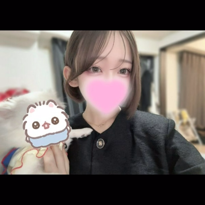 今日は5人のお客さんが来てくれました〜✨

しかも本指名さんが4人も来てくれてほんまに嬉しいです😭💕

サプライズで来てくれたお客さんもいて、めっちゃびっくりしたし嬉しかった߹ ߹*

大好きなカヌレもありがとう💕幸せすぎた〜💕

あと髪色変えたから、見に来てくれたら嬉しいな🥺

明日ラスト枠空いてるので、タイミング合う人ぜひ会いに来てください