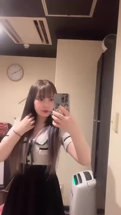 🌞おはようございます！りりかです💕

朝はね、目覚めが良くなるように、ストレッチするのが日課なの😉✨
背伸びして、身体を伸ばすのって気持ちいいよね～🎶

実は私、運動は苦手なんだけど、ストレッチは好き💓
身体が柔らかくなると、いろんな体勢で遊べるから、お兄さんとエッチな時間を楽しめるかなって思ってるの😘💭

あとね、最近ハマってるのが、お料理🍳🥘
休みの日は、新しいレシピに挑戦してるよ！
お兄さんが食べてくれたら嬉しいなぁ😋🍴

好きなことはたくさんあるけど、やっぱり一番は、お兄さんと一緒にいる時間かな💕
エッチなこと、いっぱい教えてね😉🔥

今日も1日、楽しく過ごしましょう！
りりかでした～🌟✨