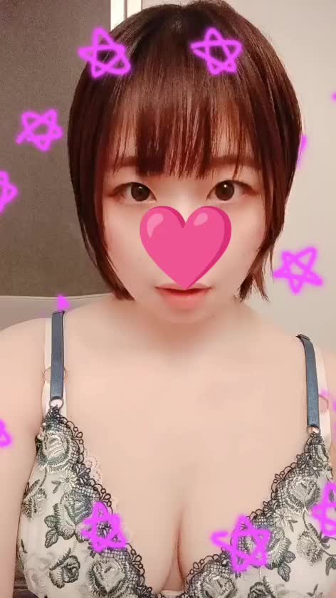 寝起きでもちょもちょ👅へのルーチン語ってるよ🥰
お兄様も真似っ子する？
頑張って撮ったので応援してください🫶