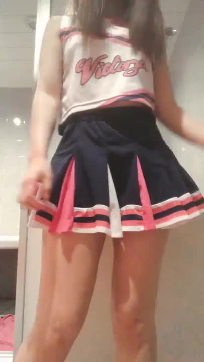 こんばんはビビアです🐈‍⬛

まだ動画にチャレンジ
してみました☺️

今日パンツは何色だったか
見えました？