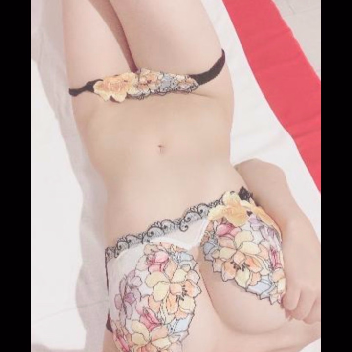 こんにちは♡
今日はお昼からのんびり過ごしてます🥰
お天気もよくて、なんだか気分もるんるん♪
お昼から会えたら嬉しいな♡
優しく甘やかしてくれる人、待ってるね☺️💕