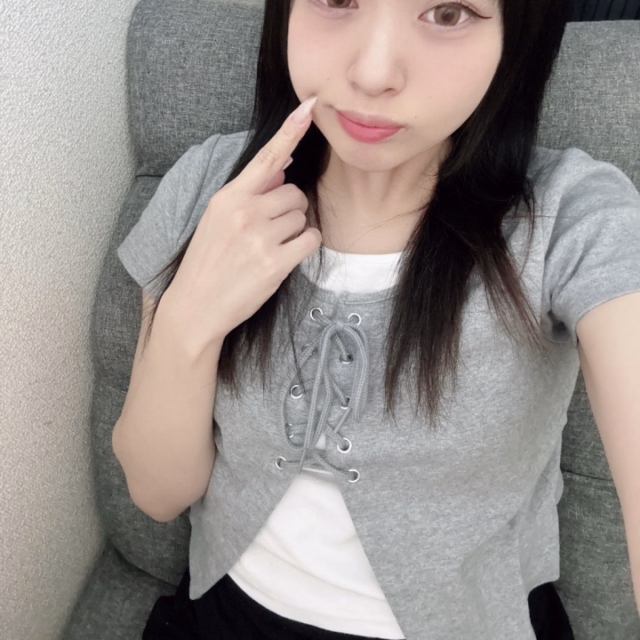 普段は余裕そうなお兄さんが、ふと照れちゃう瞬間って可愛いよね🤭

そんな顔見せられたら、私までドキドキしちゃう…♡

今日はどっちが先に照れちゃうかな？

ふたりだけの秘密にしようね💕