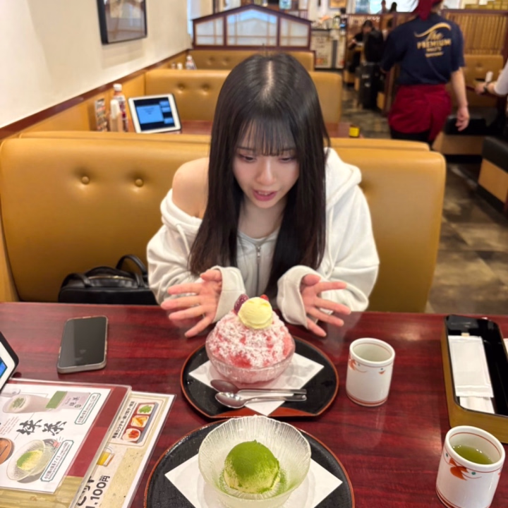 あんなは、食べるの大好きなの！！


いーつでも食べ物のこと考えてて🥴
今日は何食べようかなとかいつでも考えちゃう！

今でも考えてたらお腹空いてきちゃった🤤今日は何食べようかなぁ💞
