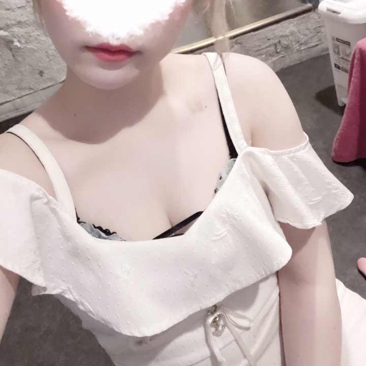 おもちです✨

現在、たくさんのお客様に来ていただいてすっこぐ嬉しいです🥰

まだ出勤しておりますので、ぜひいらしてくださいね🐰