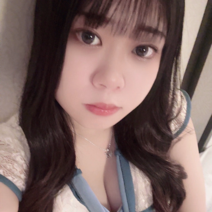 みりんです！

明日14時から初の撮影してきます🥰

終わったら16:30〜出勤なので
是非会いに来てください🥰🫶🏻
予約してくれた人ありがとうございます🥰
まだまだお誘い待ってます🥰
華金❣️えっちしましょ〜！