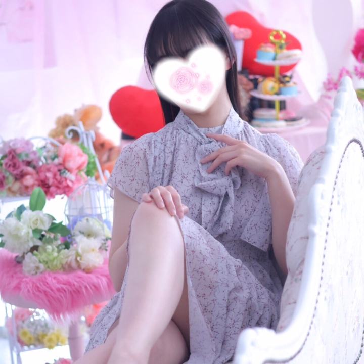 こんにちは☀
めぐるです🍀
昨日来てくれたお兄さんありがとうございました♡

明日は15時~お店います😌💓
写真は撮影の時のオフショット📸
綺麗に撮れて嬉しい😳💗