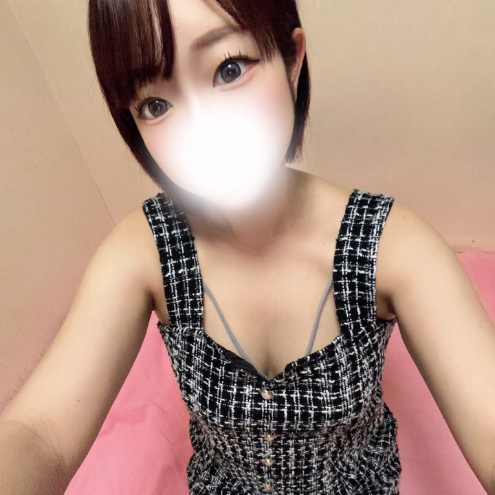 おはよう〜🙋‍♀️なつみだよ🐿
今日10:00~24:00(23:00受終)でお店にいます🙋‍♀️お誘いお待ちしてます😉💕


お休みの日に限って目が覚めちゃうのなんでかな❓でも沢山寝れたから元気だよ💪
1日お仕事しないだけでウズウズしちゃう(/// ^///)今日も楽しむぞ✊

明日から1週間お休みなので、今日会いに来て欲しいな💭