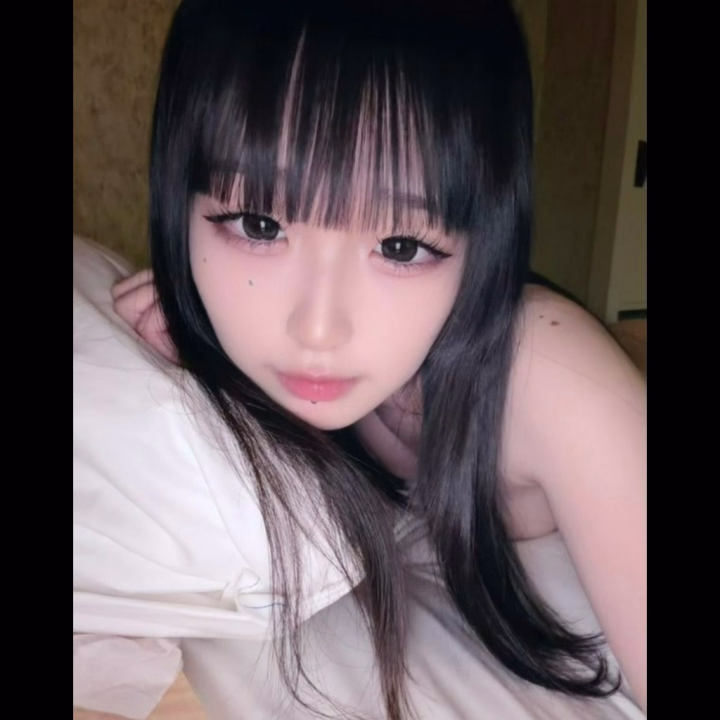 おひさしぶりです🫧
ちょこっと久しぶりの出勤です🤍

本日 19:00〜2:00 います🐈‍⬛
なんだか少しそわそわしてるので、優しく会いにきてくれたらうれしいな🥺

最近なにしてた〜？とか、
元気してた？ってお話しながら
まったりいちゃいちゃしたい気分です🕯️

久しぶりやから緊張するけど、
その分いっぱい甘えさせてください🤍

タイミング合うお兄さんいたら
ぜひ会いにきてね🫶🏻
待ってます🐾