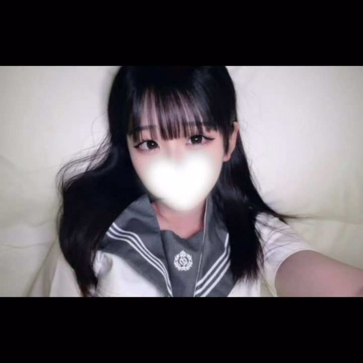 おはよ〜♡

今日あったかいね！！！☀️
今日も13-22でいるよ〜♩

スタートから予約もらえてうれしい気持ち！

夜までいるから金晩にいなに会いにきて♡

これは前した制服コス🏫