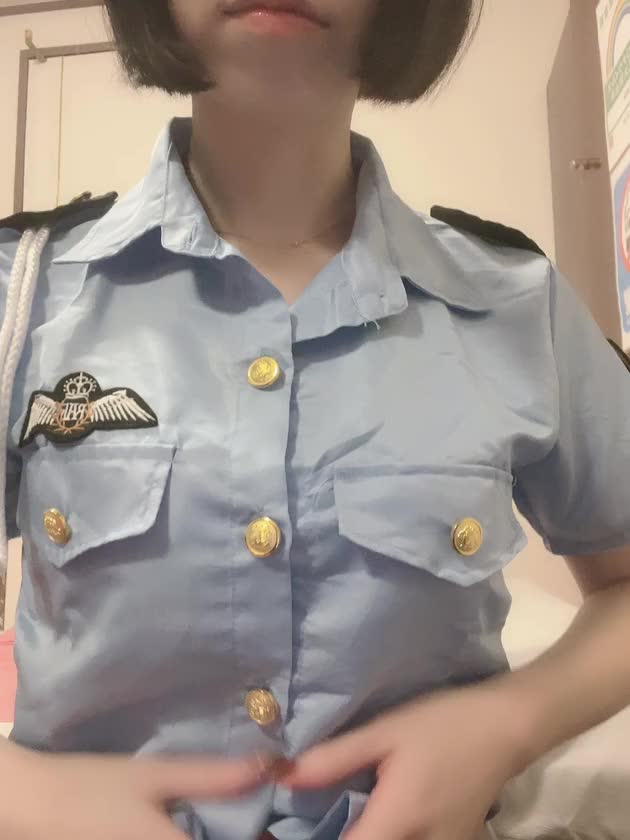 この時間までお誘いしてくれた
お兄さん方
ありがとうございました😊

ミニスカポリス好評で嬉しいな👮

こはるはいつも服を脱がし合い
するんだけど
ミニスカポリスを脱がせるって
なんかドキドキしちゃうね💓

逆に取り調べされているみたい🙈

このドキドキをぜひ味わってみて😘








こはる🌸