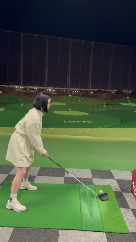 スポーツ女子こはるです🌸

最近ハマっていることはゴルフです🏌️‍♀️

まだまだ初心者だけど
頑張って練習しています✨

スポーツ女子は好き？