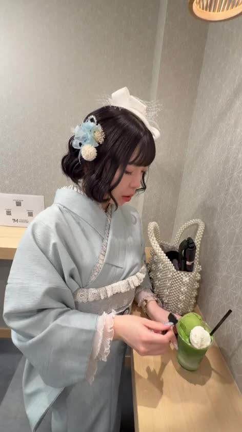 食べている時が1番幸せ🫶

珍しく顔出し動画です🙈

黒髪ショートボブと和装の組み合わせは最強でしょ？







こはる🌸
