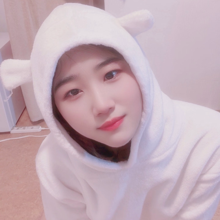うさぎ??ひつじ???
でも、この服もふもふしてて可愛いの🥺
お兄様達に見て欲しい🫣🫣🫣
オオカミになって、ひまりの事食べに来て?