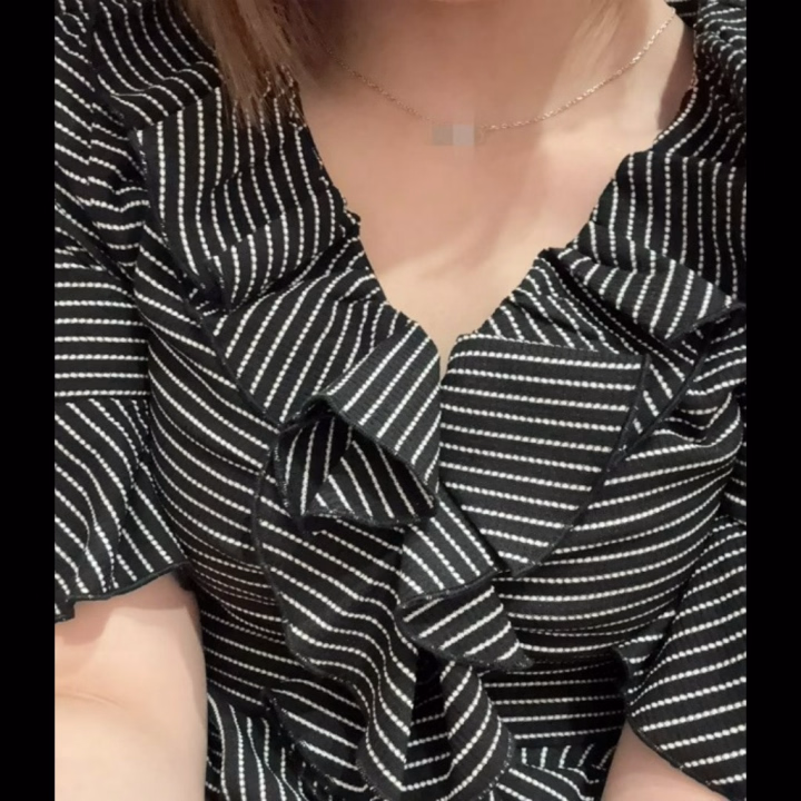 こんにちは！ひなです！
今日は22時までいます❣️
ぜひ逢いに来てください♡