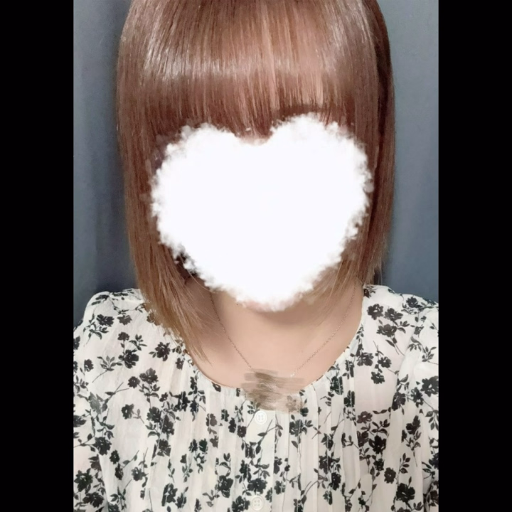 おはよ〜☀️ひなです！
昨日来てくれたお兄さん達ありがとうございました♡
今日は12じから18じまでいます❣️
ぜひ逢いに来てください✨