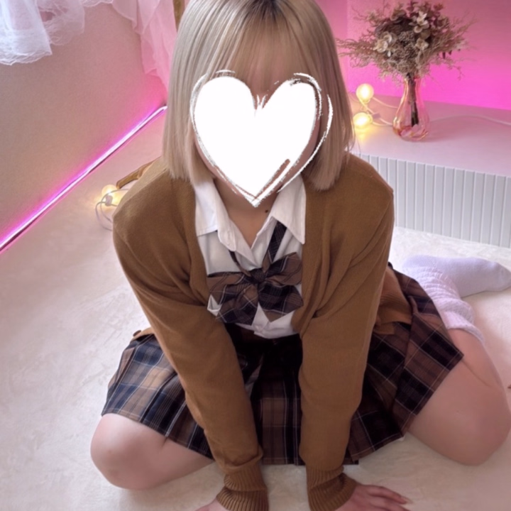 こんにちははるひです❣️
空き時間でおにゅーな宣材写真の撮影してきたヨ😻✨
なかなか着ない茶色チョイスしてみたから是非HPで他の写真も見てみてね💋