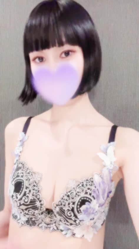 本日はご予約続きにて
受付終了ありがとうございました💝

本指名Cちゃんと
約1ヶ月振りの再会🥰

チルい電子音が流れる空間で
お酒もいただいて乾杯🍺

前回はフィスト特化の
プレイだったから👊

今日はベビーパウダーの
さわさわマッサージで感度上げ💆

多分全身で100回くらい
イッてたけど👄

また口コミを
書いてくれそうだから
その時に詳細書こうかな🤭

今日はクタクタに
されちゃったと思うから
ゆっくり寝てね🐏💫
