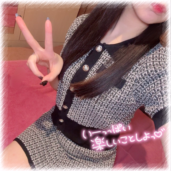 本日も残りわずかです…💭💭

15:00までまってるね💕

りまと一緒に
いーっぱい楽しいことしよ？꒰ᐡゝ‧̫ •ᐡ꒱⊃🪄



りま🐰🖤