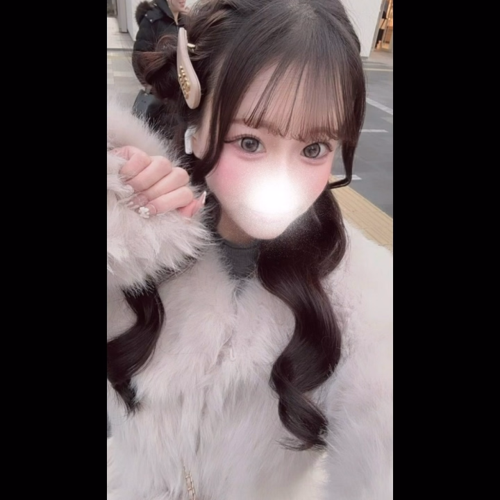ありがとうのきもち💌

スタートの22時から続けてきてくれたおにーさんたちありがとう🫶🏻
まだまだ不慣れなふわりに優しく教えてくれてありがとう( ; ; ) 気持ちいよ〜って言ってもらえるとすごくおにーさんと心まで繋がった気がしてうれしいです✨ まだ慣れてない点も多いですがたくさんいる女の子の中からふわりのこと選んでくれるおにーさんのこと絶対に笑顔で気持ちよくなってたのしい時間過ごしたいのでよろしくお願いします🫶🏻

あと3:30までいてるのでお目に留まったおにーさんまってます！