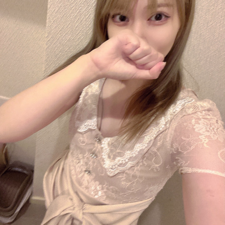 本日出勤しています(❁´ω`❁)
よろしくお願いいたします🙏

あ、台風だから気をつけてきてくださいね〜🥲︎