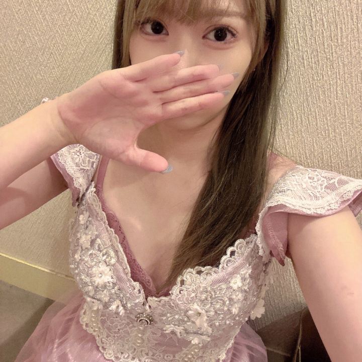 今日出勤してます😊

本指名で戻ってきてくれる方いて
とっても嬉しいです✨️

たくさんお会いできるの楽しみにしてます🥰