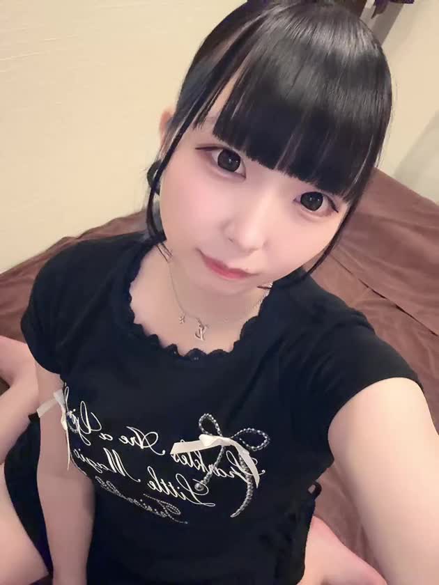 お兄さんの乳首と🍌ぺろぺろしちゃうよ💕

いっぱい感じて声出ちゃうところ見たいな🤭

ドMお兄さんだーいすき♡

🎀みゆ🎀