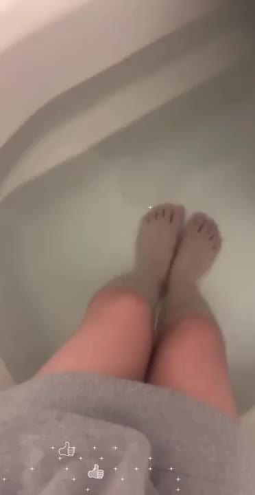足だけもエロくない❓