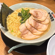 りりる🤍バイオレンス