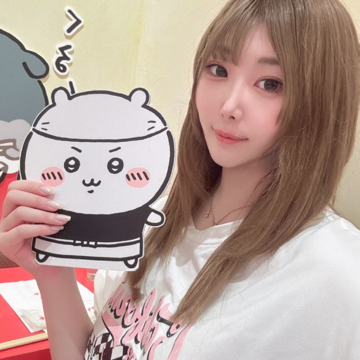 アイドルモードのちむと
AV女優モードの桜坂ちむ

そして風俗嬢のちむ

お兄様は
どんなちむに会ってみたいですか？
　
それとも
プライベートバージョンのちむのほうがいい？
　
すっごーく
ラフで、イメージ変わるかもしれないけど
それはそれで素のちむを楽しめていいかもね😍
　
お兄様は
いつも通りのありのままのスケベで会いに来てくれたら嬉しいな💗💗💗
　
やっぱり
カッコつけてる人より
スケベまる出しのほうがいいよね🥰
　
ちむ、変態とかM男か好きだから
ありのままが相性ぴったりです❣️
　
プライベートのちむもそんな感じだから✨

​​​​​​​🎀ちむ🎀
　