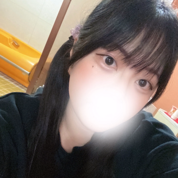 今日はツインテールの日🩷
今日限定でツインテールにしてます🥺🩵
コスプレも特別なのを来てるよ☺️
あってからのお楽しみ😎
いっぱいエッチな事したいな、、
待ってるね😍