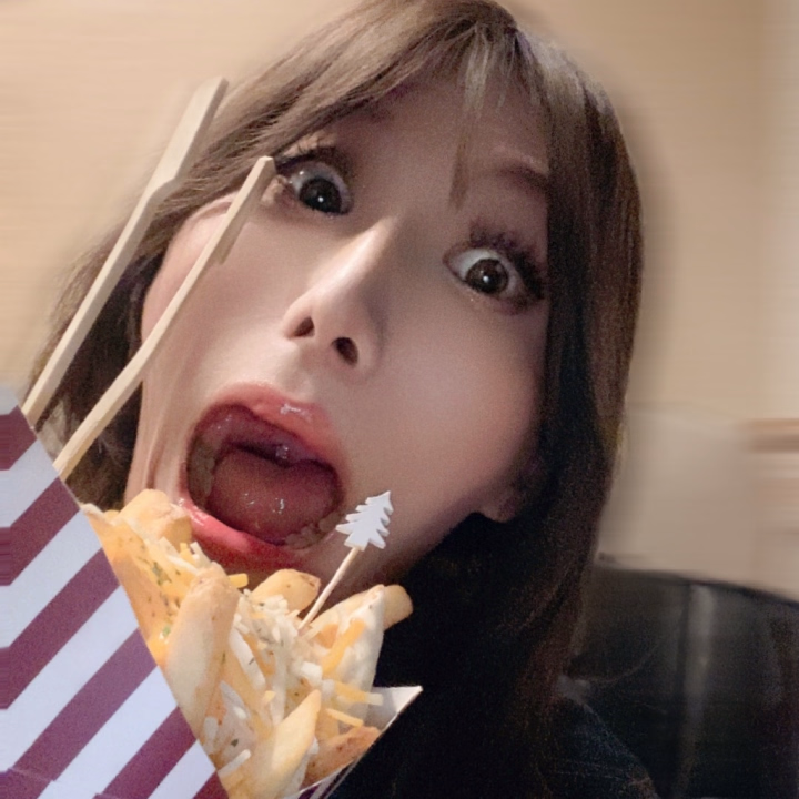 へんなかおシリーズ🍟

ダイアの近くにできていた
ブリュッセルポテトやさんの
ポテトです( 'ч' )

トリュフの香りがすんごい💗💗