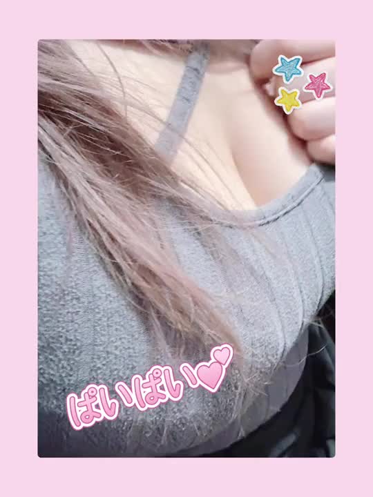 初投稿~︎💕︎
Kカップ新人ななえです(๑•̀ㅁ•́ฅ✨
毎日おなにーに飽きちゃったのでお仕事にしちゃいました👉🏻👈🏻,,,︎💕︎
ぜひ仲良くしてください🙌😊