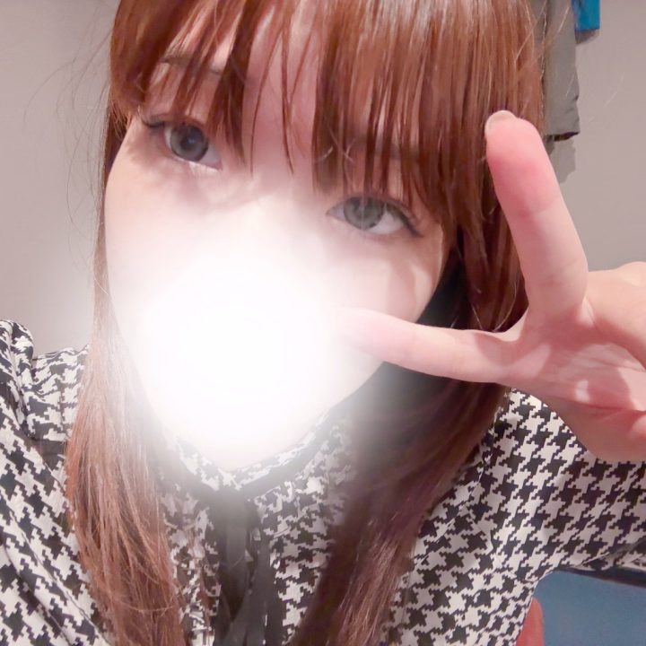 おはよ！
今日も出勤だよ🌹
やっと土曜日だね🙌
お仕事お疲れ様でした⭐️
ゆあがお仕事の疲れ癒してあげるから
一緒に楽しいことしない？
ラストまで待ってるよ🩵