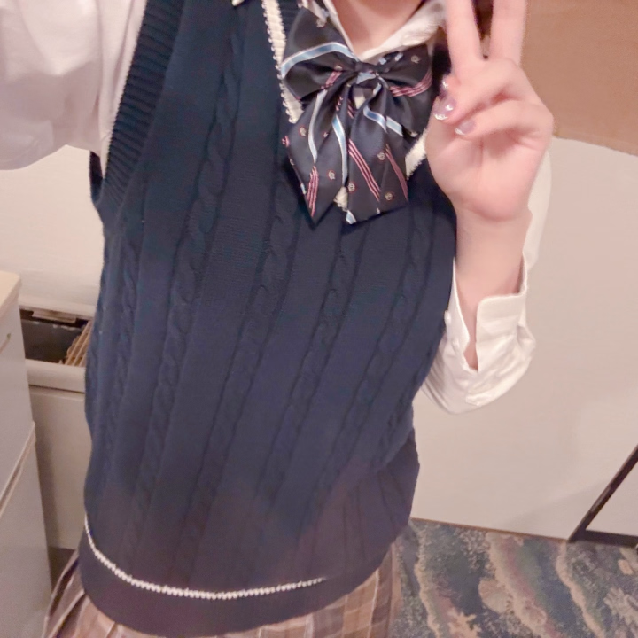 気づいたらこんな時間になってた🥺
お兄さんに中々会えなくて寂しいな🥲
ゆあはずっと待ってるからね💕︎
もうすぐ夜だから飲み終わりに
ゆあのとこに遊びに来ない？？
ラストまでいるからね🍼